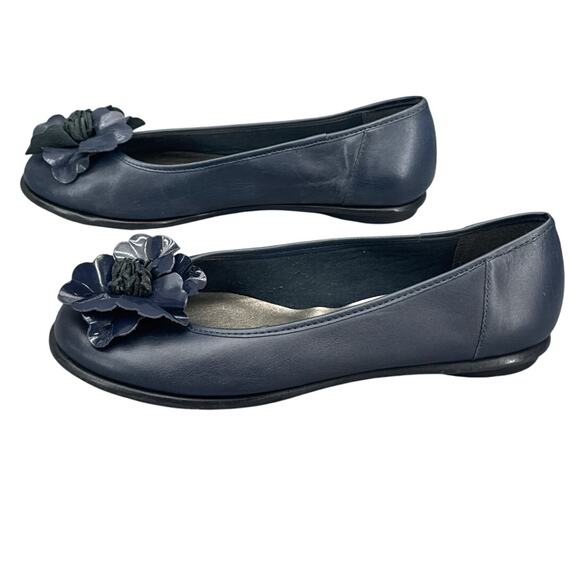 Clarks Book End Ballet Flat Navy Blue Leather Slip On Shoe Women 8 - Picture 3 of 8